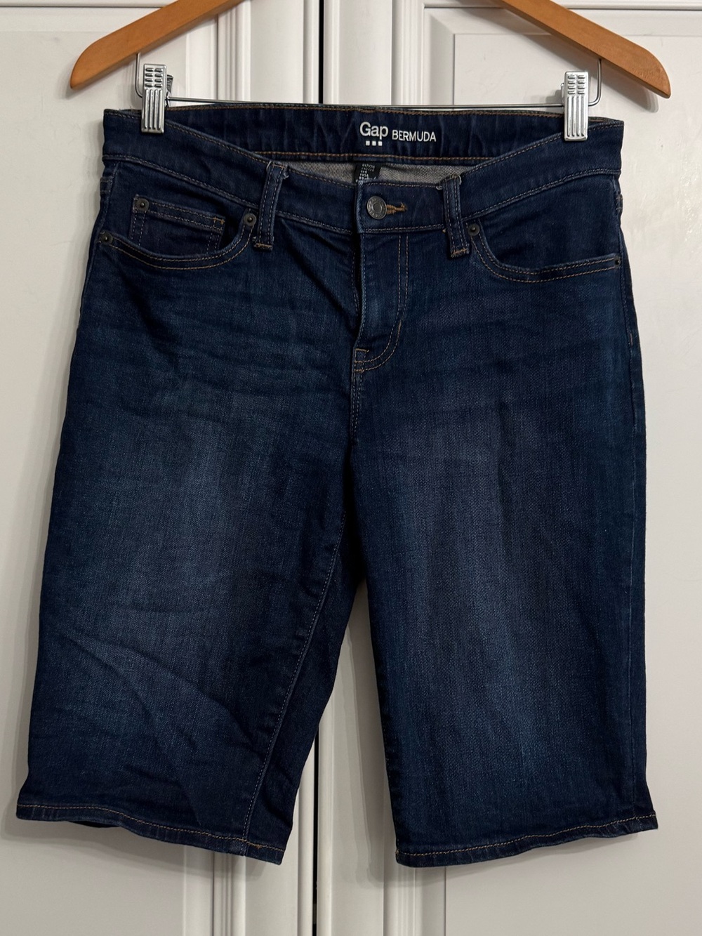 GAP Factory Women's Size US 2/26 Dark Blue Denim Bermuda Shorts 5 Pocket Design